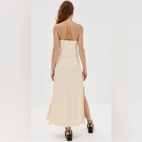 Farm Rio Rose Detailed Midi Satin
Dress size large - Picture 2 of 11